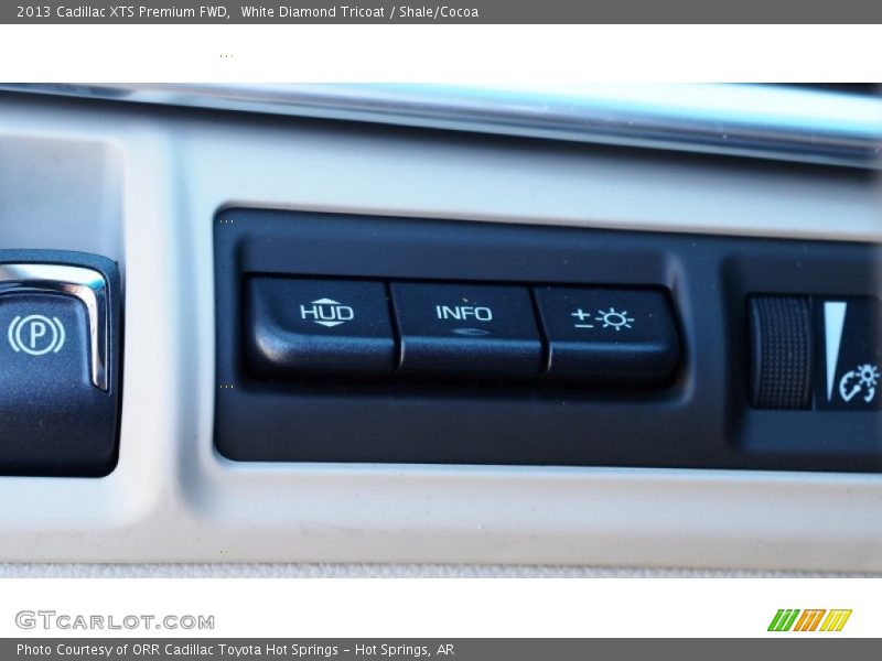 White Diamond Tricoat / Shale/Cocoa 2013 Cadillac XTS Premium FWD