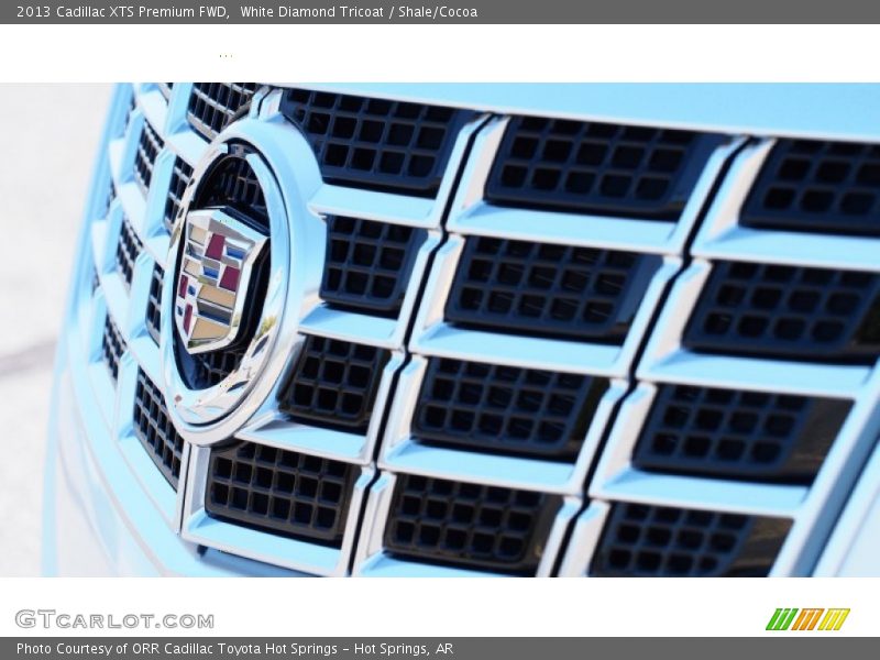 White Diamond Tricoat / Shale/Cocoa 2013 Cadillac XTS Premium FWD
