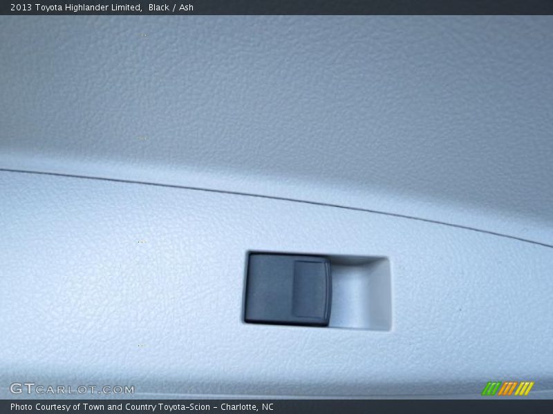 Black / Ash 2013 Toyota Highlander Limited