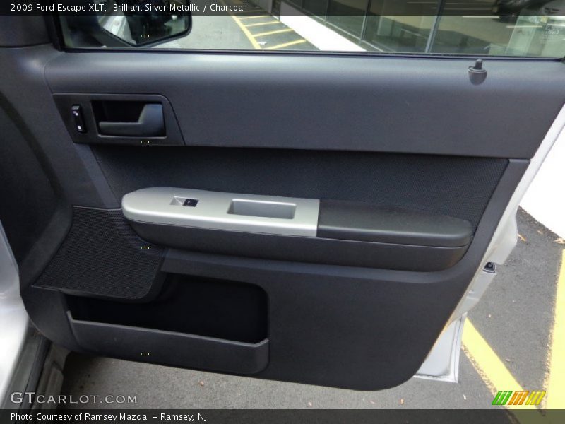 Brilliant Silver Metallic / Charcoal 2009 Ford Escape XLT