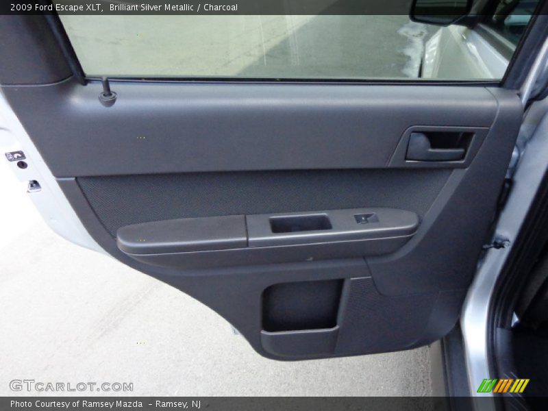 Brilliant Silver Metallic / Charcoal 2009 Ford Escape XLT