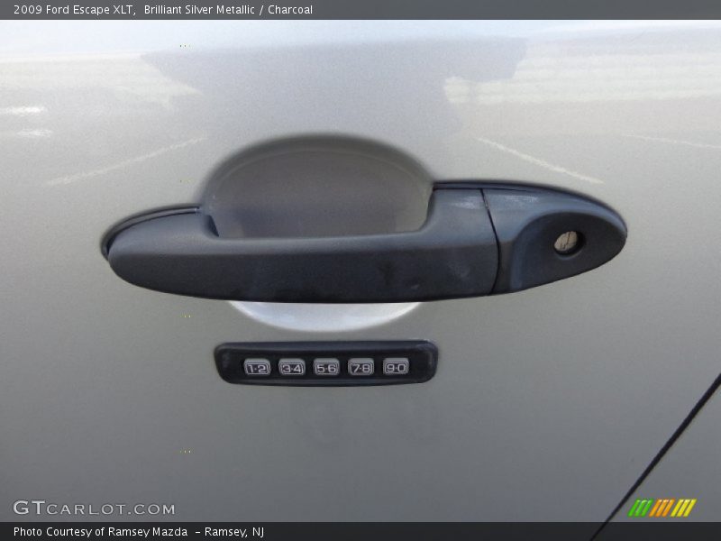 Brilliant Silver Metallic / Charcoal 2009 Ford Escape XLT