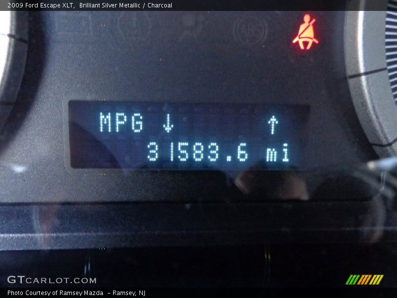 Brilliant Silver Metallic / Charcoal 2009 Ford Escape XLT