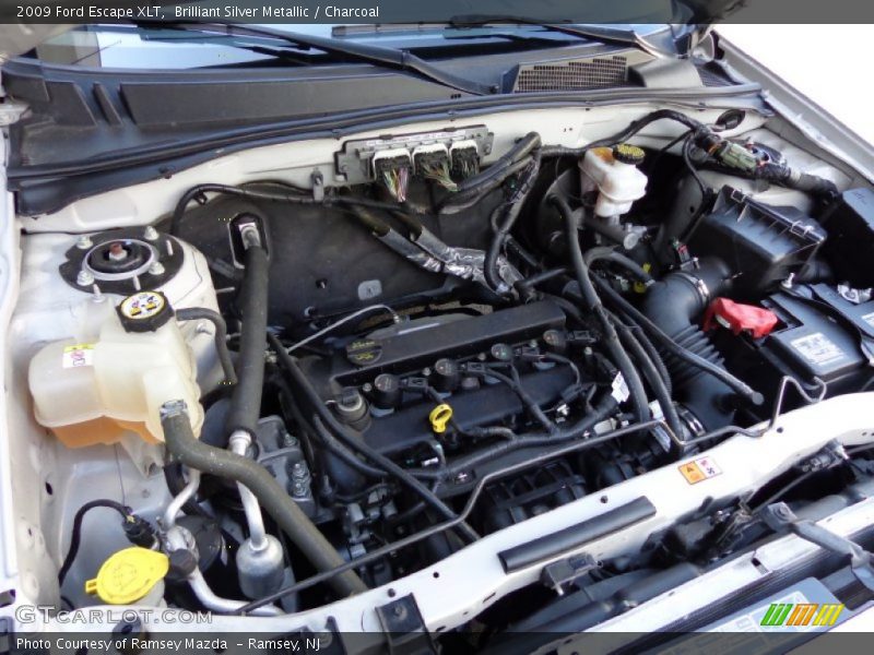 Brilliant Silver Metallic / Charcoal 2009 Ford Escape XLT