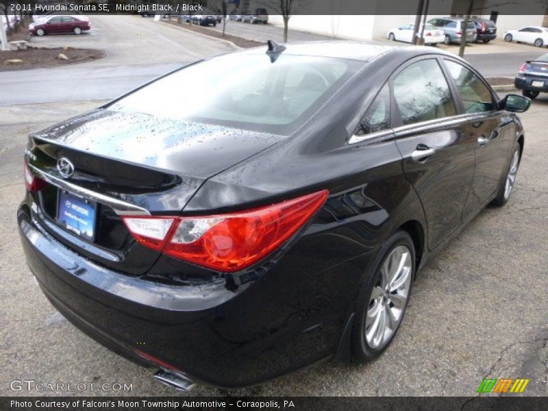 Midnight Black / Black 2011 Hyundai Sonata SE