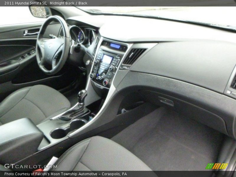 Midnight Black / Black 2011 Hyundai Sonata SE