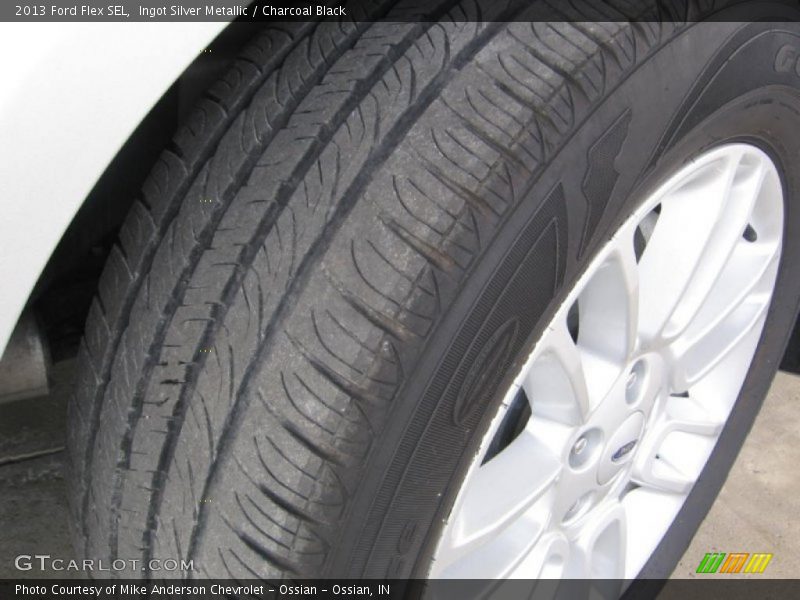 Ingot Silver Metallic / Charcoal Black 2013 Ford Flex SEL