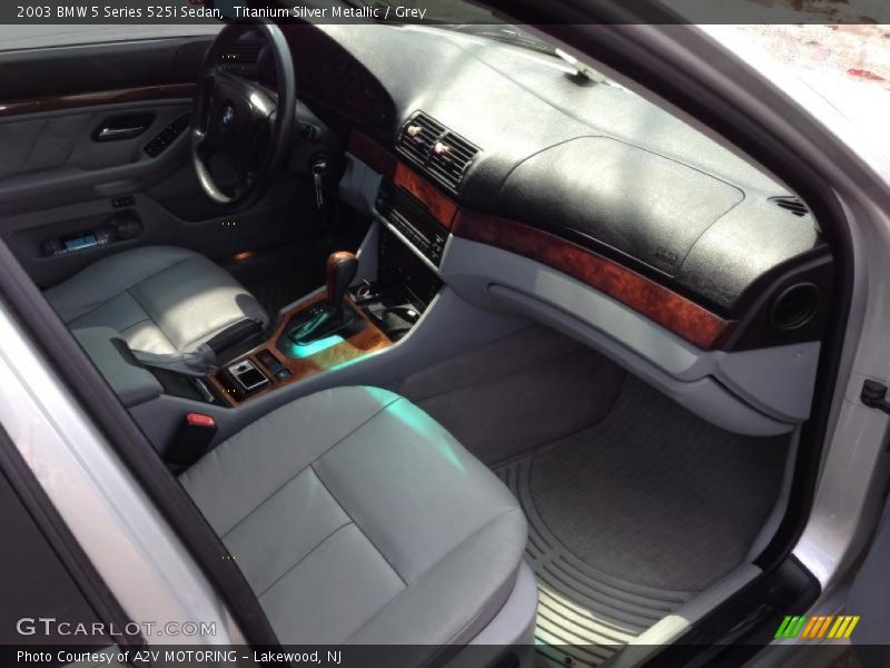 Titanium Silver Metallic / Grey 2003 BMW 5 Series 525i Sedan