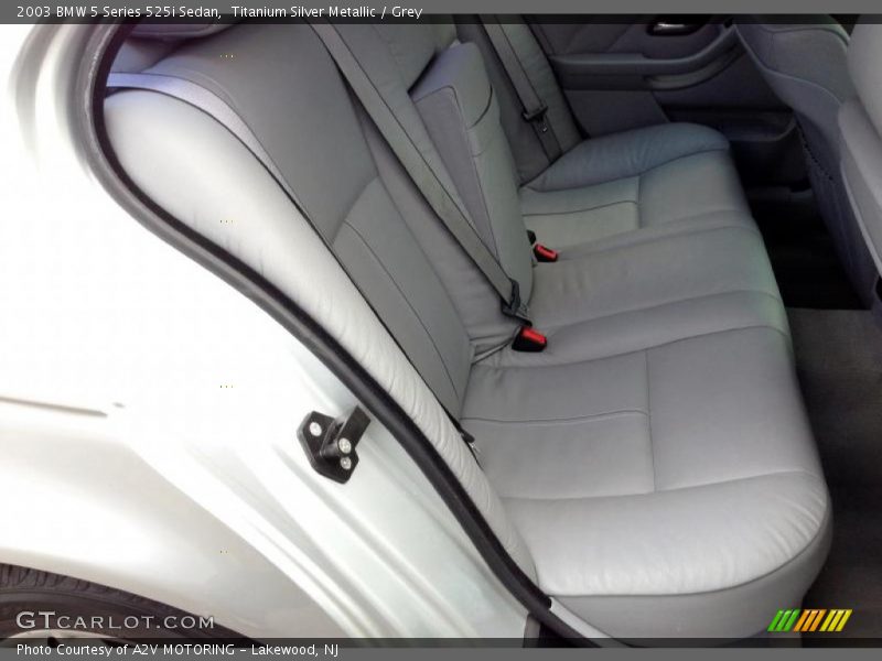 Titanium Silver Metallic / Grey 2003 BMW 5 Series 525i Sedan