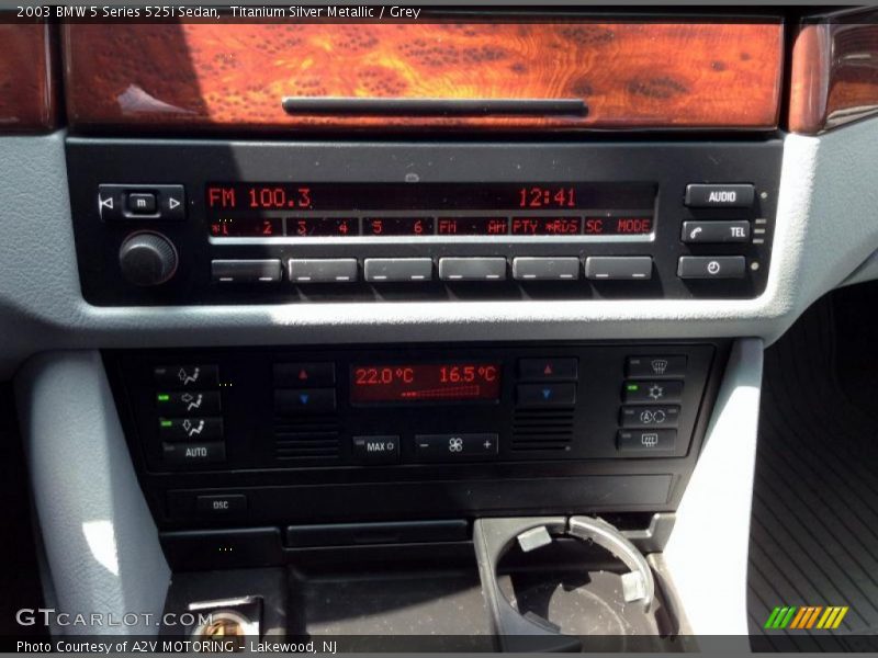 Titanium Silver Metallic / Grey 2003 BMW 5 Series 525i Sedan