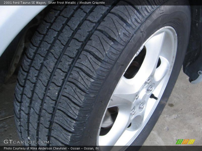 Silver Frost Metallic / Medium Graphite 2001 Ford Taurus SE Wagon