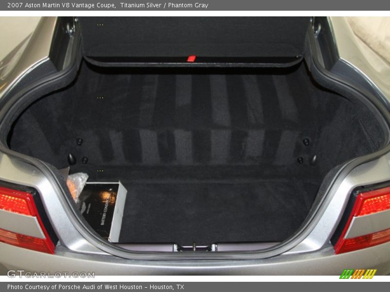 2007 V8 Vantage Coupe Trunk