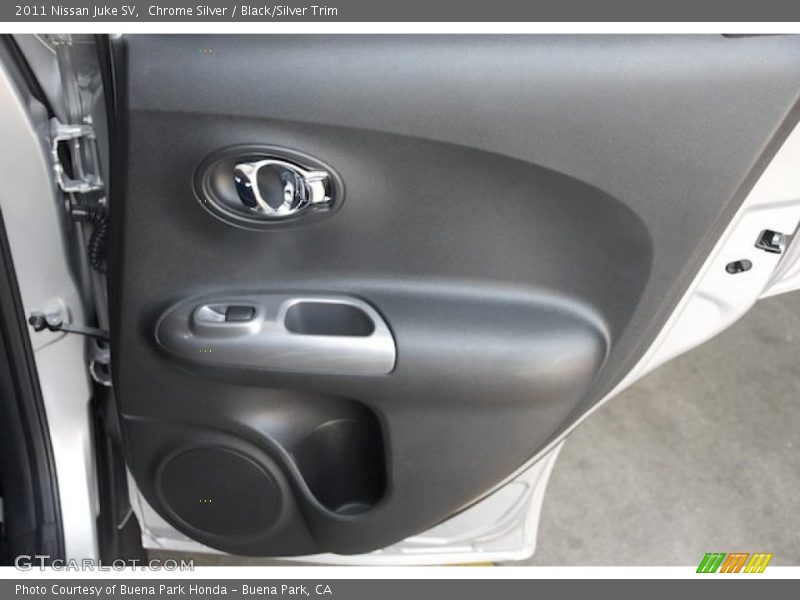 Chrome Silver / Black/Silver Trim 2011 Nissan Juke SV