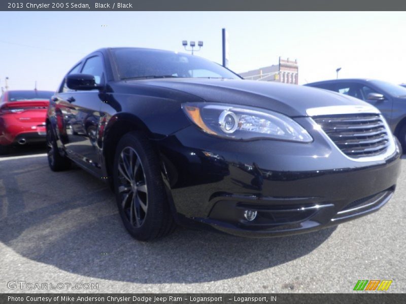 Black / Black 2013 Chrysler 200 S Sedan