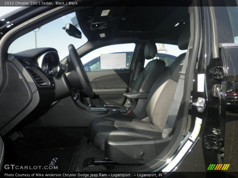 Black / Black 2013 Chrysler 200 S Sedan