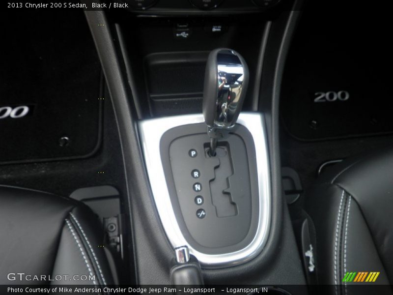 Black / Black 2013 Chrysler 200 S Sedan