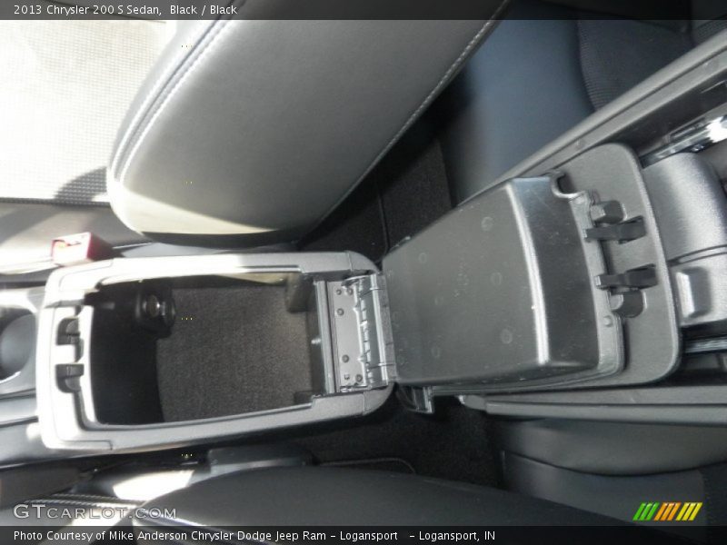 Black / Black 2013 Chrysler 200 S Sedan