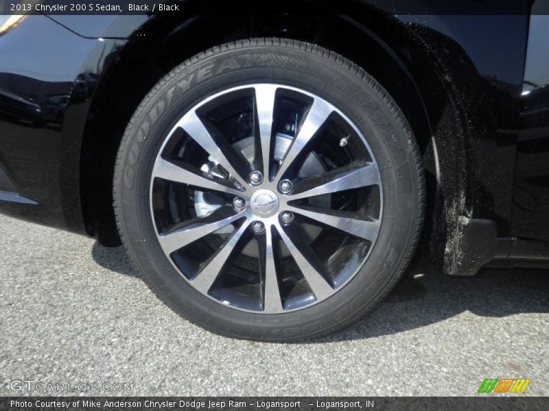 Black / Black 2013 Chrysler 200 S Sedan