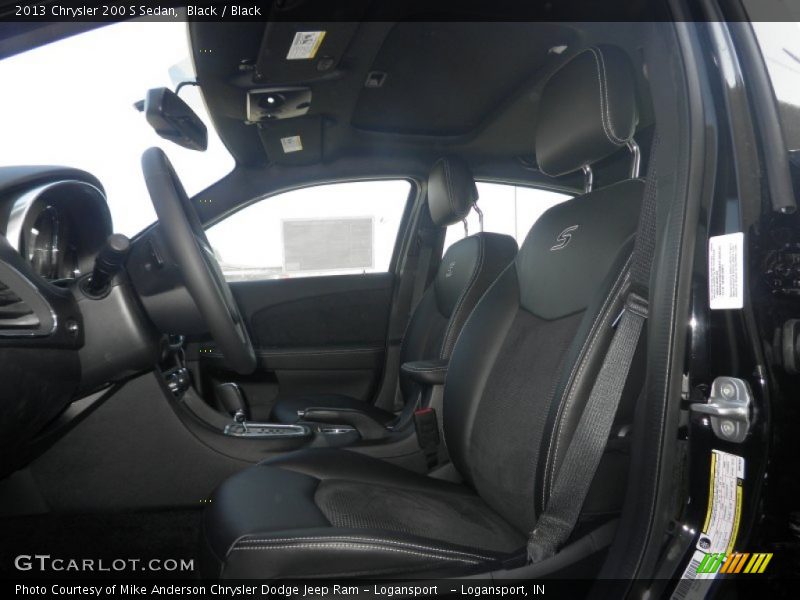 Black / Black 2013 Chrysler 200 S Sedan