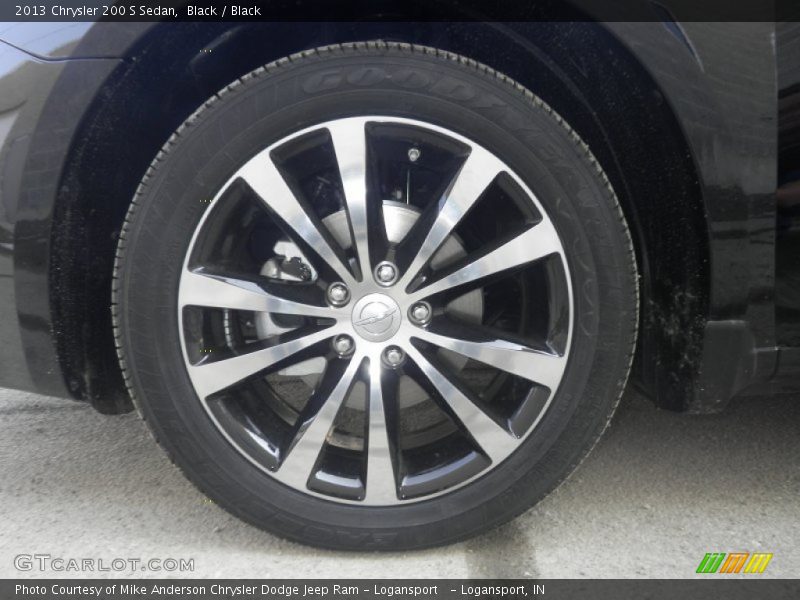 Black / Black 2013 Chrysler 200 S Sedan