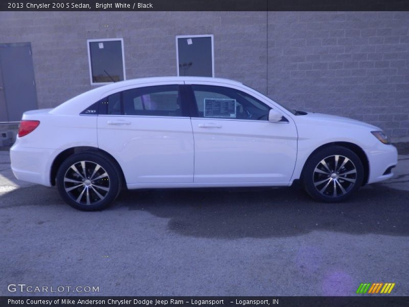 Bright White / Black 2013 Chrysler 200 S Sedan