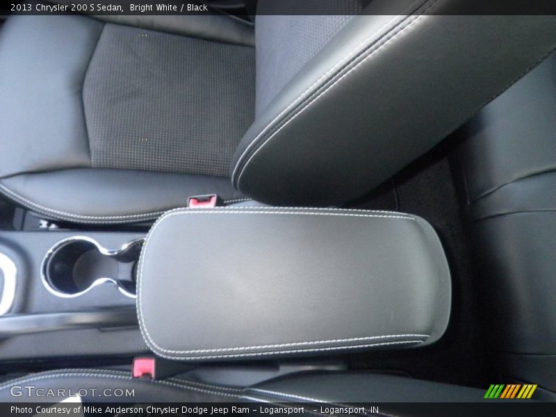 Bright White / Black 2013 Chrysler 200 S Sedan