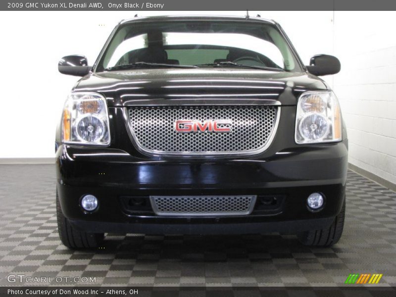 Onyx Black / Ebony 2009 GMC Yukon XL Denali AWD