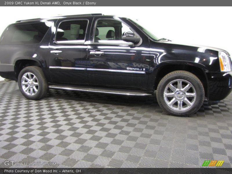 Onyx Black / Ebony 2009 GMC Yukon XL Denali AWD