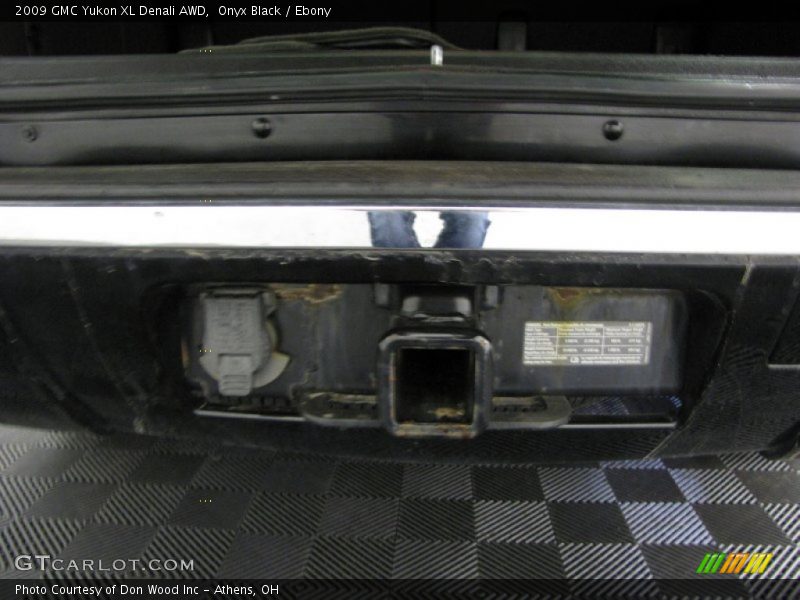 Onyx Black / Ebony 2009 GMC Yukon XL Denali AWD