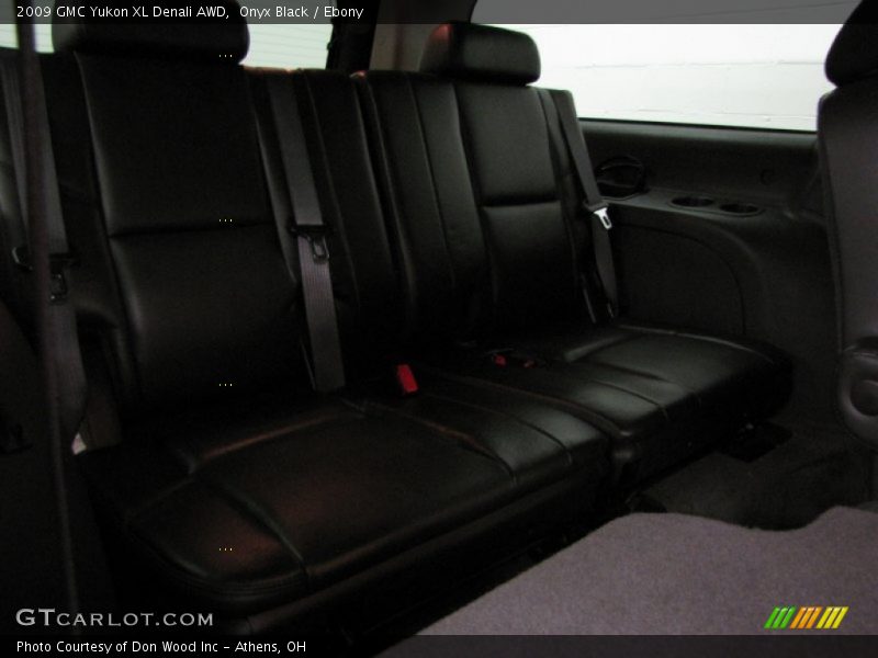 Onyx Black / Ebony 2009 GMC Yukon XL Denali AWD