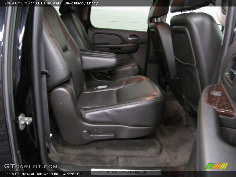 Onyx Black / Ebony 2009 GMC Yukon XL Denali AWD