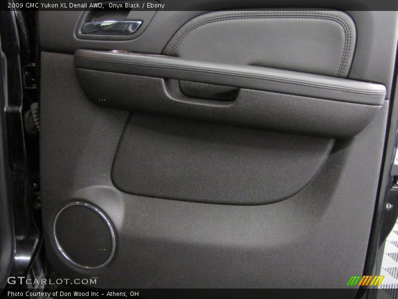 Onyx Black / Ebony 2009 GMC Yukon XL Denali AWD