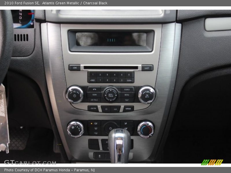 Atlantis Green Metallic / Charcoal Black 2010 Ford Fusion SE
