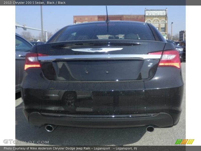Black / Black 2013 Chrysler 200 S Sedan
