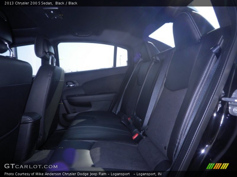 Black / Black 2013 Chrysler 200 S Sedan
