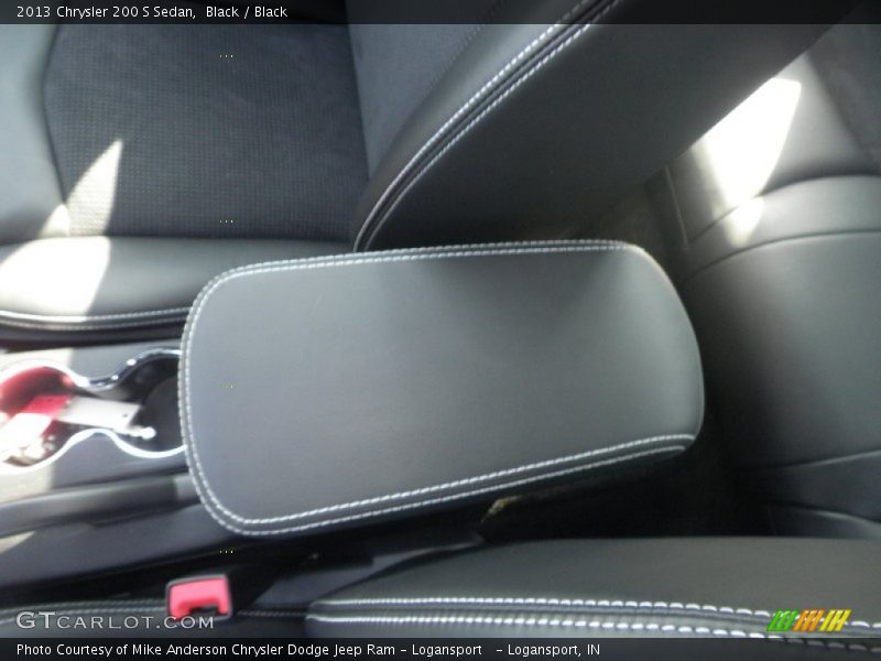 Black / Black 2013 Chrysler 200 S Sedan