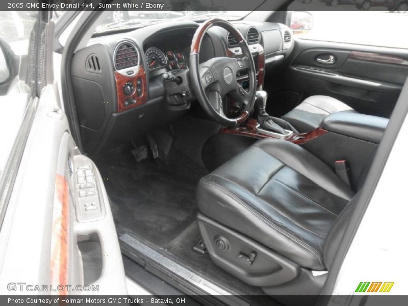 Summit White / Ebony 2005 GMC Envoy Denali 4x4