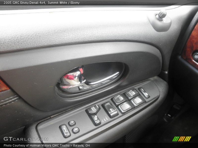 Summit White / Ebony 2005 GMC Envoy Denali 4x4