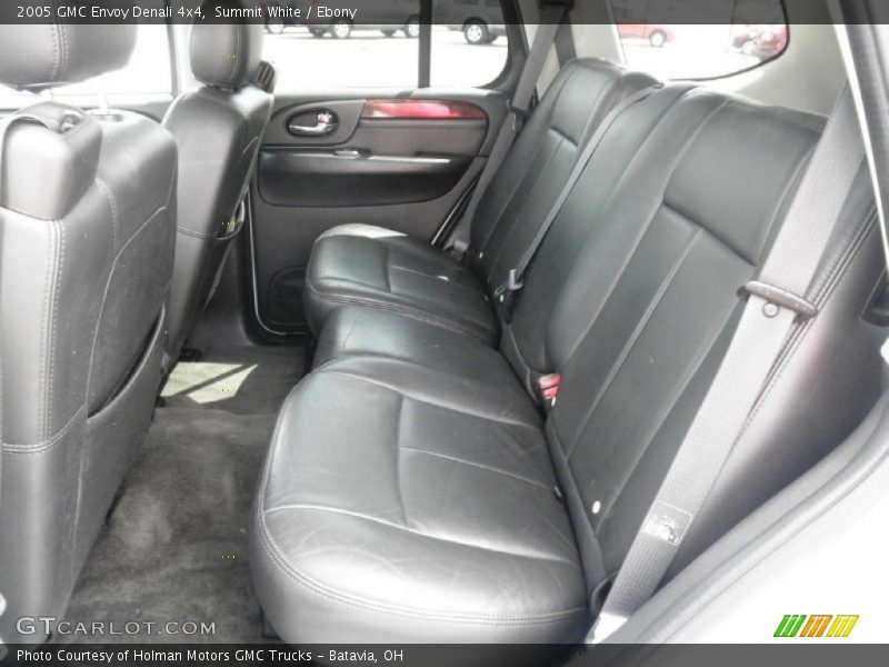Summit White / Ebony 2005 GMC Envoy Denali 4x4