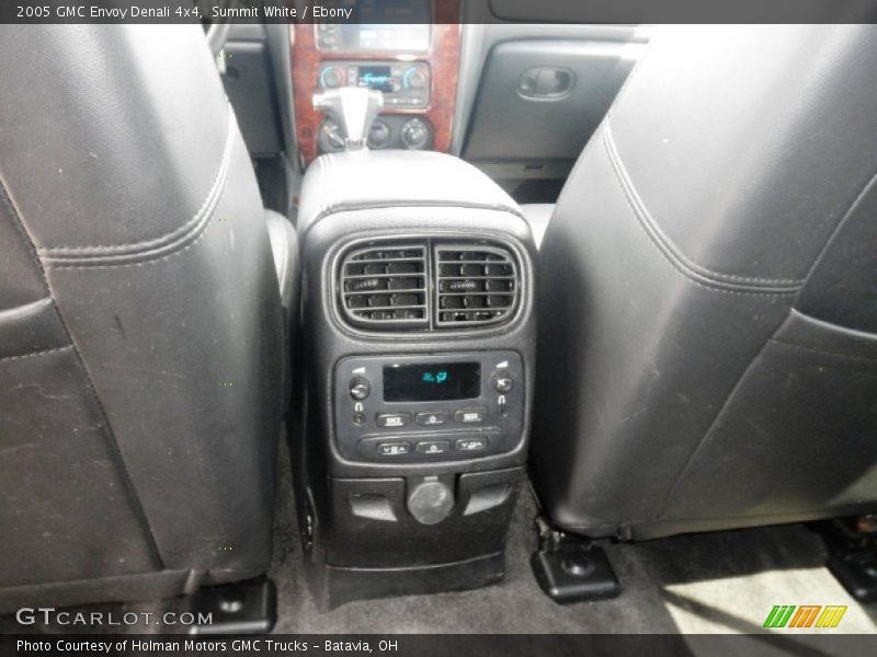 Summit White / Ebony 2005 GMC Envoy Denali 4x4