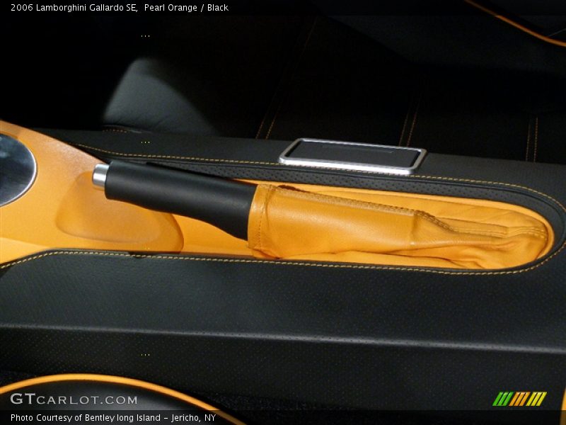 Controls of 2006 Gallardo SE