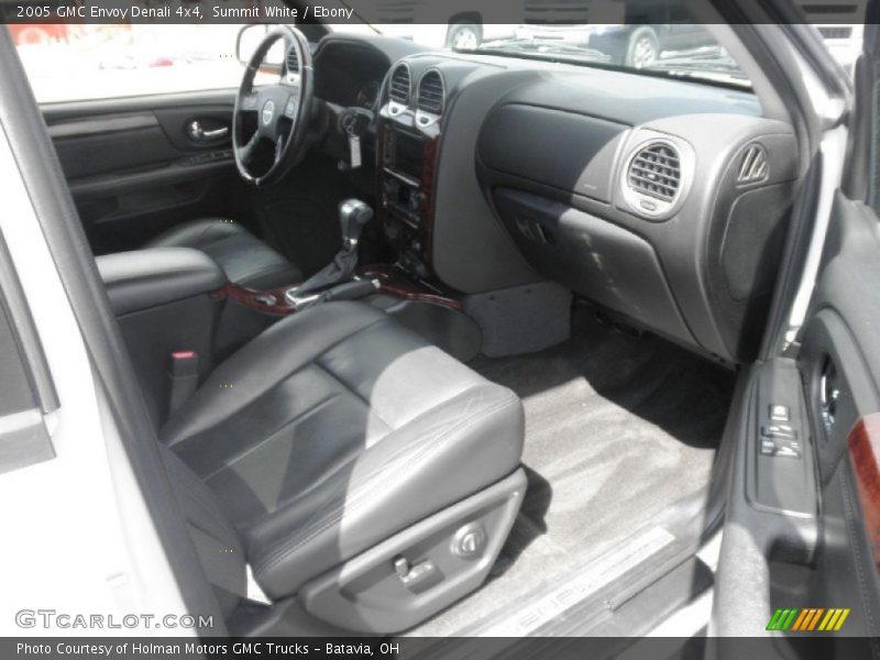 Summit White / Ebony 2005 GMC Envoy Denali 4x4
