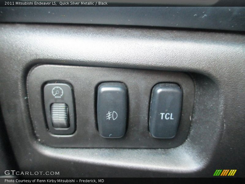 Quick Silver Metallic / Black 2011 Mitsubishi Endeavor LS