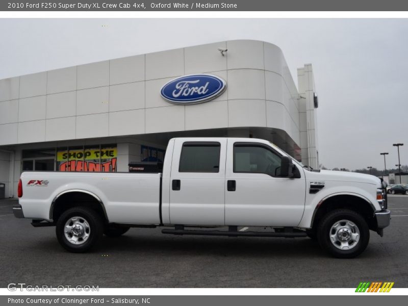 Oxford White / Medium Stone 2010 Ford F250 Super Duty XL Crew Cab 4x4