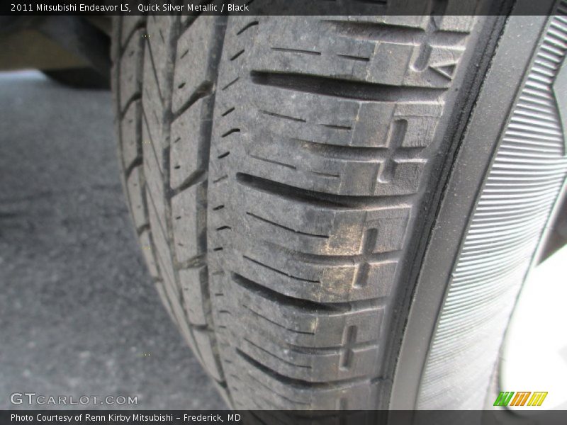 Quick Silver Metallic / Black 2011 Mitsubishi Endeavor LS