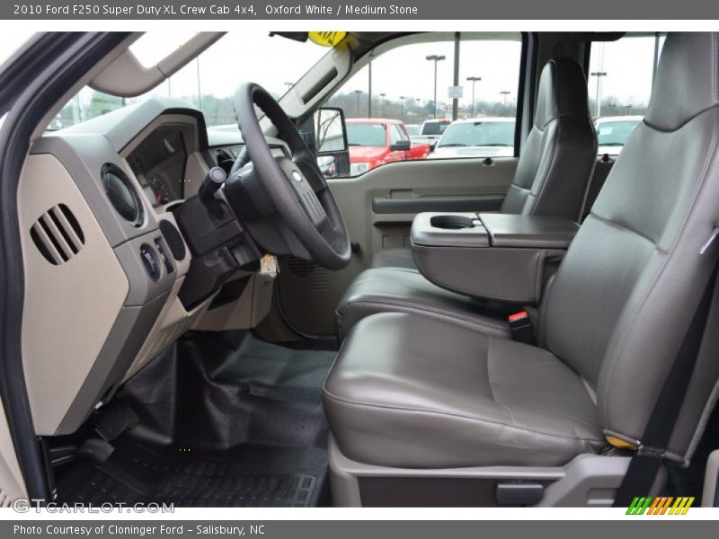 Oxford White / Medium Stone 2010 Ford F250 Super Duty XL Crew Cab 4x4