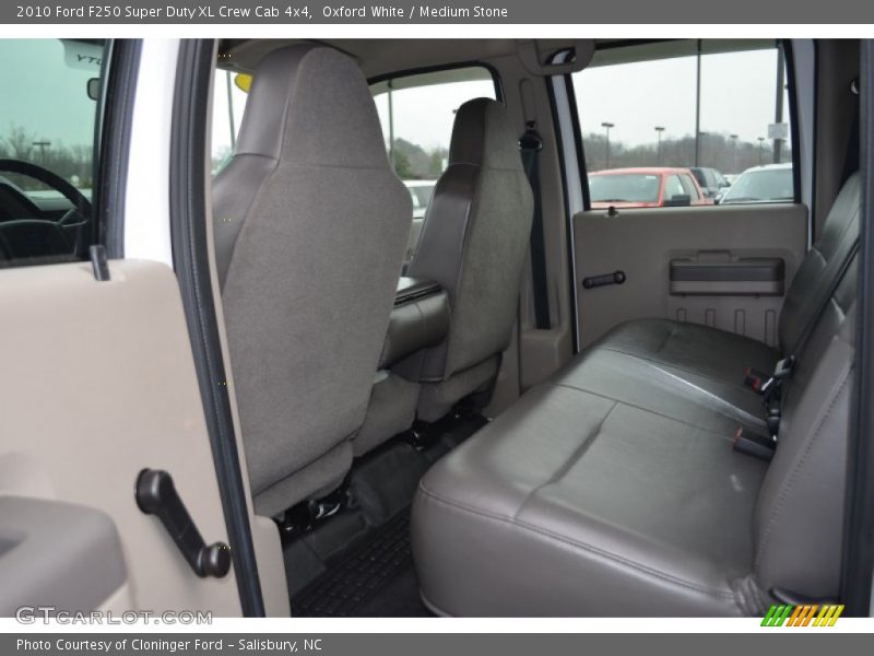 Oxford White / Medium Stone 2010 Ford F250 Super Duty XL Crew Cab 4x4