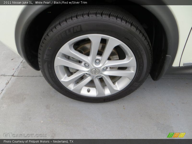 White Pearl / Black/Red w/Silver Trim 2011 Nissan Juke SL