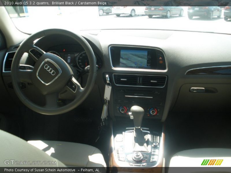 Brilliant Black / Cardamom Beige 2010 Audi Q5 3.2 quattro