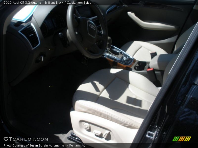 Brilliant Black / Cardamom Beige 2010 Audi Q5 3.2 quattro